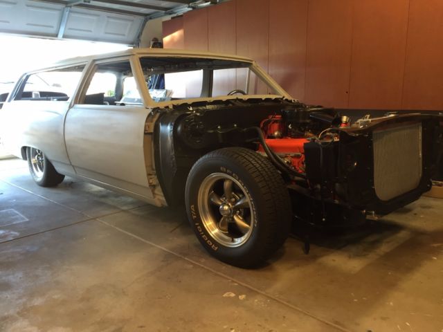 1964 Chevrolet Chevelle (primer/Beige)