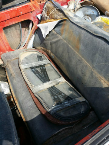 1968 Volkswagen Beetle - Classic (White/Red)