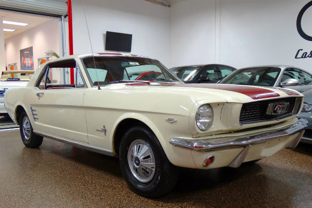 1966 Ford Mustang (White/Red)