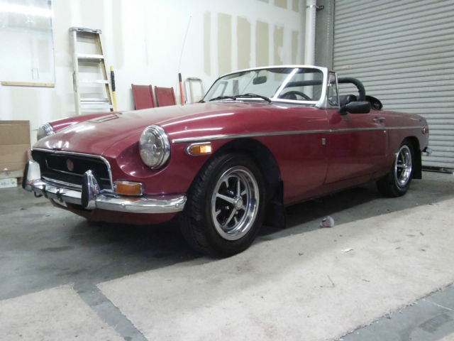 1971 MG MGB (Red/Black)