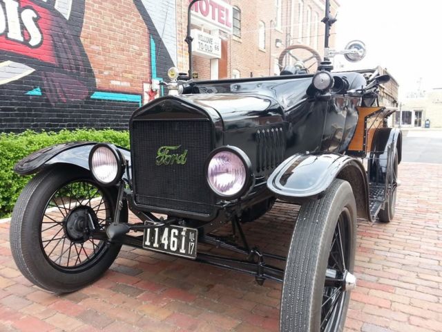 1917 Ford Model T (Black/Black)