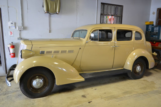 1936 Packard 120B (Tan/Brown)