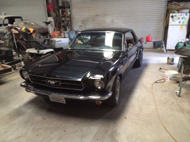 1965 Ford Mustang (Black/Red)
