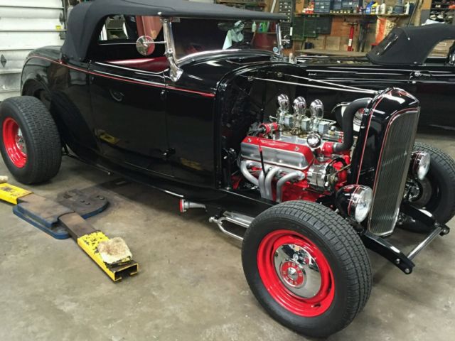 1932 Ford Model B (Black/Red)