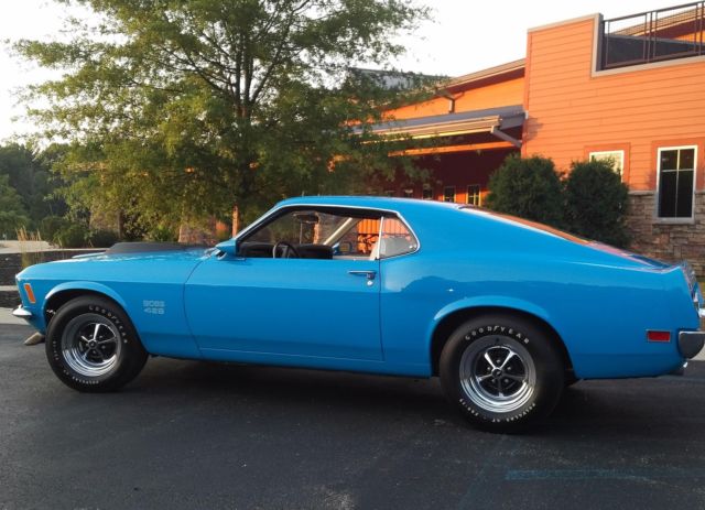 1970 Ford Mustang (Blue/White)