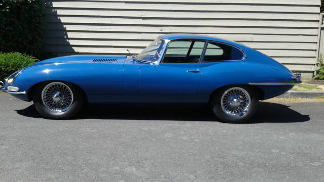 1966 Jaguar E-Type (SQUADRON BLUE/BLACK)