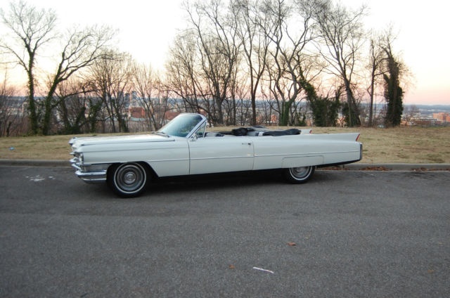 1963 Cadillac DeVille (White/Black)
