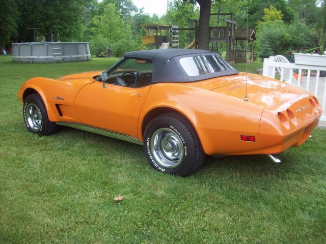 1974 Chevrolet Corvette (Orange/saddle)