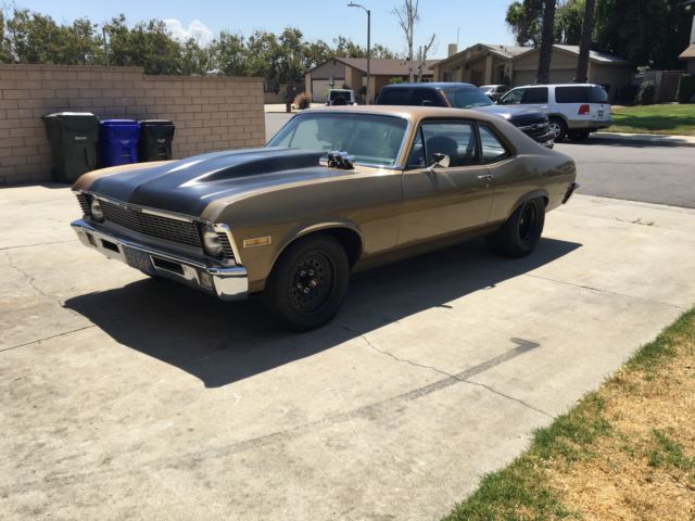 1970 Chevrolet Nova (Tan/Black and White)