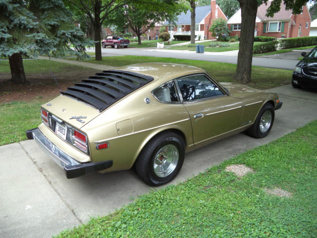 1977 Datsun Z-Series (gold/beige)