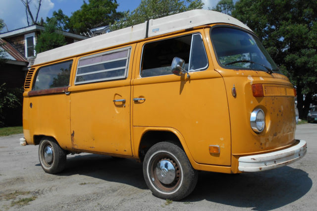 1976 Volkswagen Bus/Vanagon (Orange/Green)