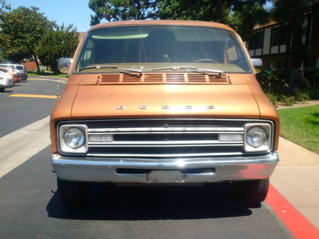 1977 Dodge Ram Van (Brown/Brown)