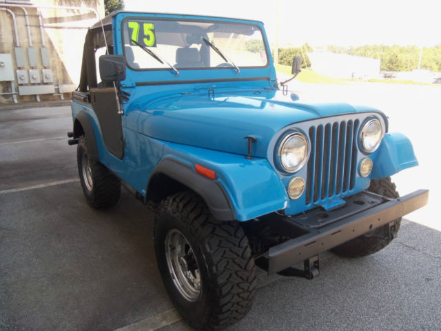 1975 Jeep CJ (Blue/Black)