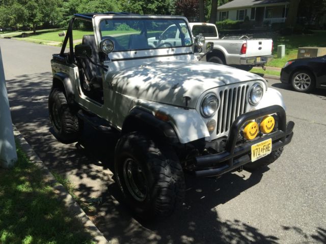 1976 Jeep CJ (White/Black)