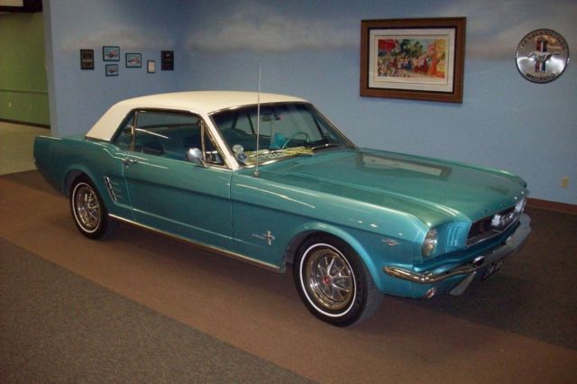 1966 Ford Mustang (Tahoe Turquoise Metallic/Tahoe Turquoise White)