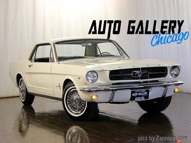 1965 Ford Mustang (White/Blue)