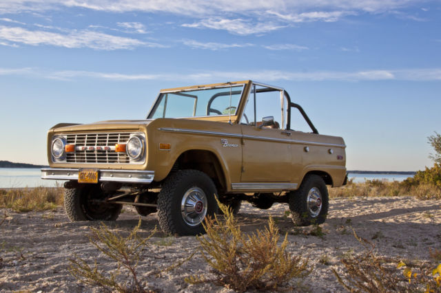 1972 Ford Bronco (GOLDENROD YELLOW/BROWN HOUNDSTOOTH)