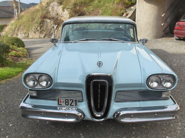 1958 Edsel Pacer (Blue and white/Two shades of blue)