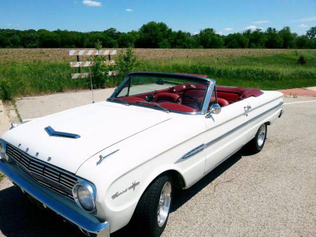 1963 Ford Falcon (white/red)