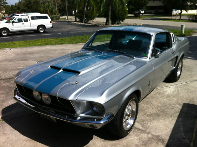1967 Ford Mustang (Silver/Two Tone; D-Blue/L-Blue)