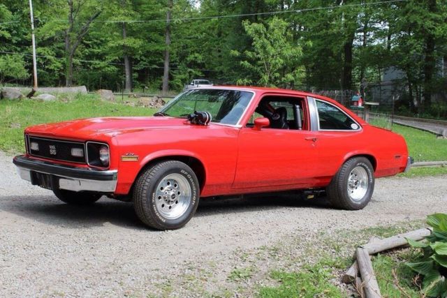 1976 Chevrolet Nova (Red/Black)