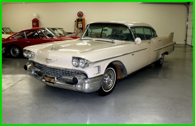 1958 Cadillac DeVille (White/Tan)