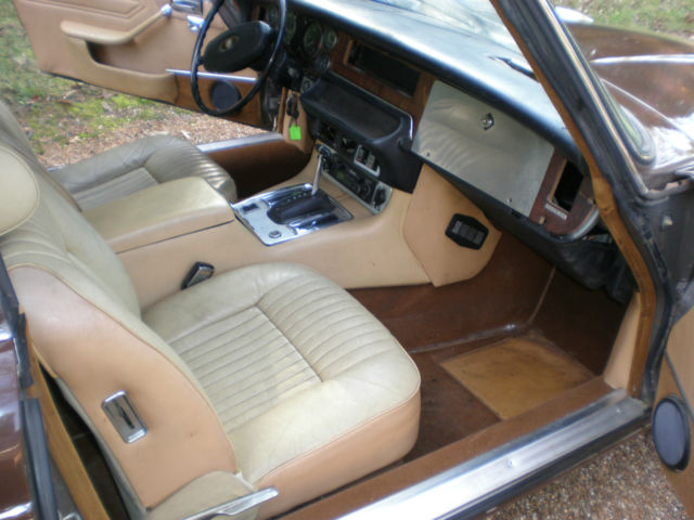 1976 Jaguar XJ6 (Brown/Tan)