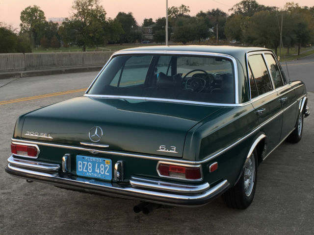 1969 Mercedes-Benz 300-Series (DB 268 Dark Green/BLACK)