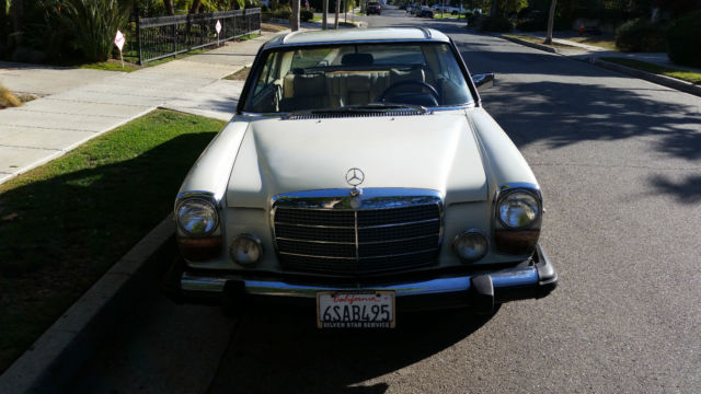 1975 Mercedes-Benz C-Class (Gray/Red)