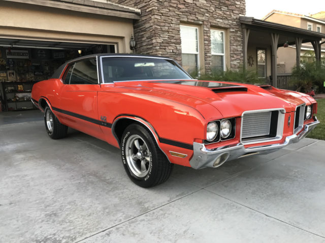 1972 Oldsmobile 442 (FLAME ORANGE/BLACK)