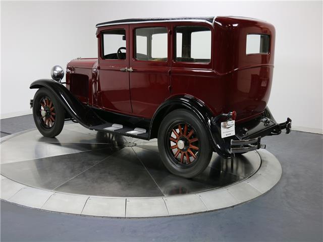 1929 Plymouth Sedan (Burgandy/Tan)