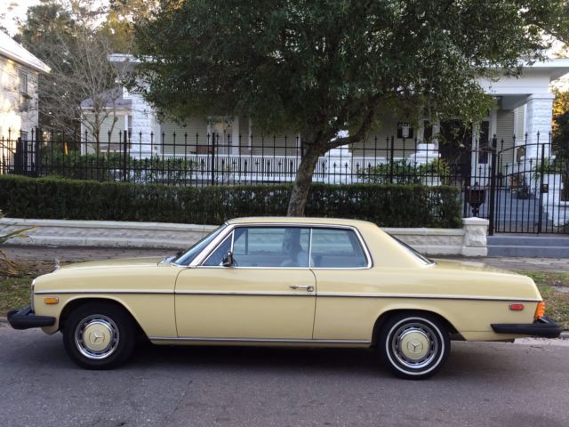 1974 Mercedes-Benz 200-Series (DB 606 Maple Yellow (ahorngelb)/Parchment LEATHER)
