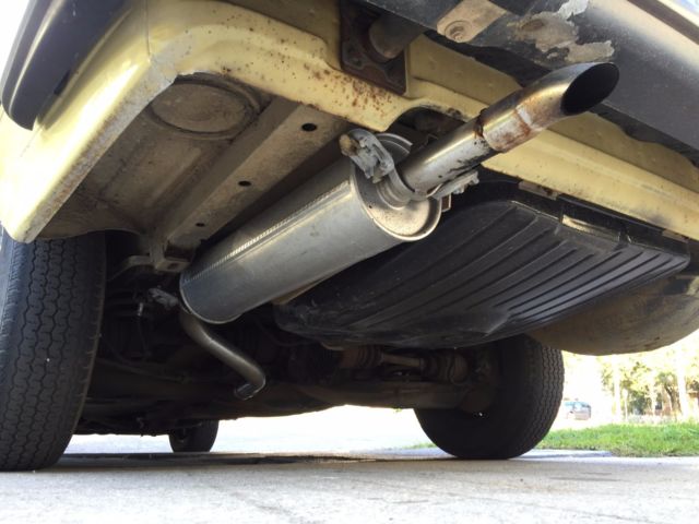 1974 Mercedes-Benz 200-Series (DB 606 Maple Yellow (ahorngelb)/Parchment LEATHER)