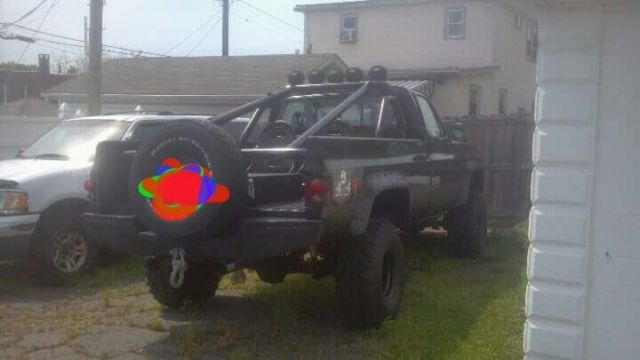 1976 Chevrolet C/K Pickup 1500 (Black/Black)