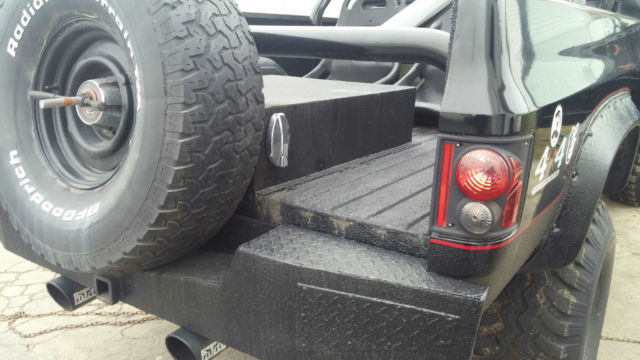 1976 Chevrolet C/K Pickup 1500 (Black/Black)