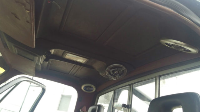 1976 Chevrolet C/K Pickup 1500 (Black/Black)