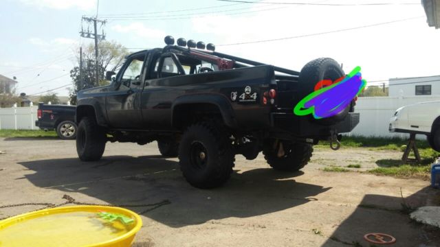 1976 Chevrolet C/K Pickup 1500 (Black/Black)