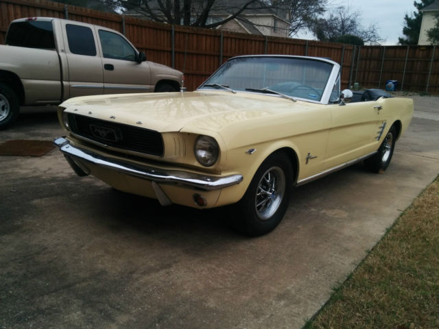 1966 Ford Mustang (Yellow/Black)