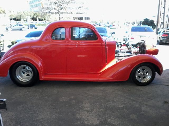 1936 Dodge 5 Window Coupe (Red/Tan)