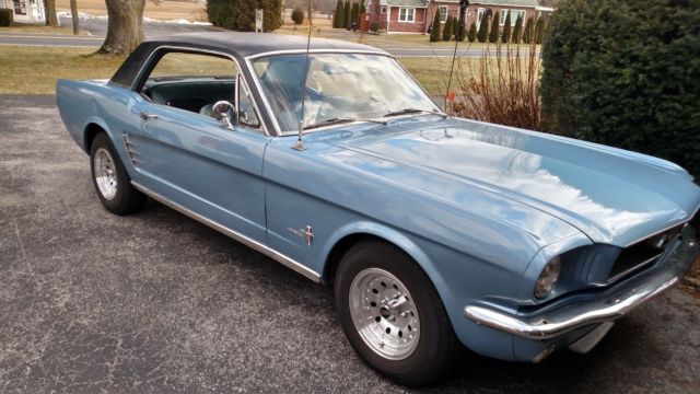1966 Ford Mustang (Blue/Blue/black)