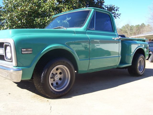 1970 Chevrolet C-10 (Green/Black)