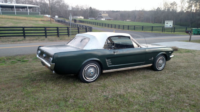 1966 Ford Mustang (Green/White)