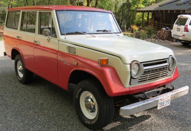 1970 Toyota Land Cruiser (Red and White/Black, Grey, and White)