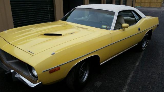 1973 Plymouth 'Cuda (Yellow/White)