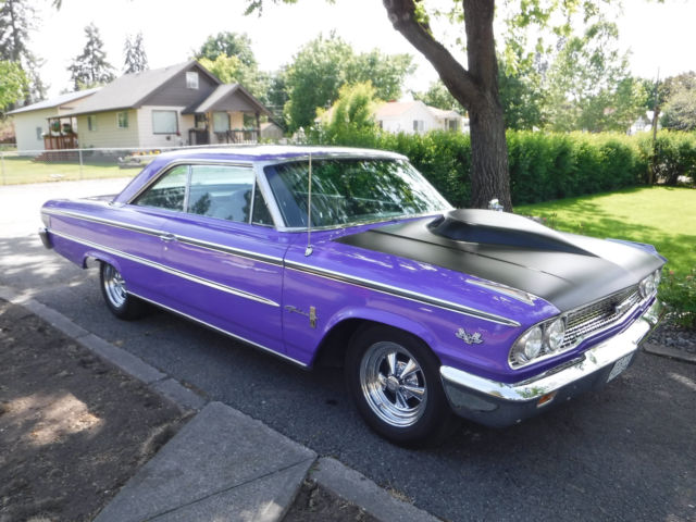 1963 Ford Galaxie (Purple/Gray)