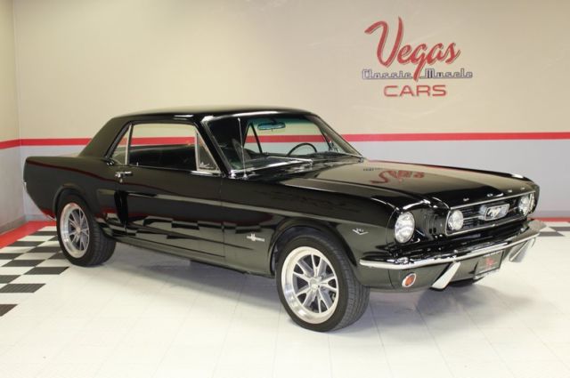 1966 Ford Mustang (Black/Black)