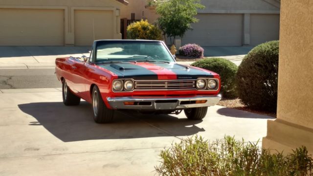 1969 Plymouth Road Runner (Red/White)