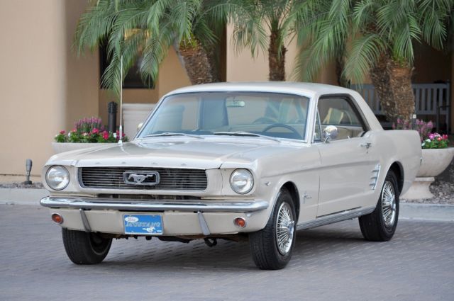 1966 Ford Mustang (Beige/Tan)