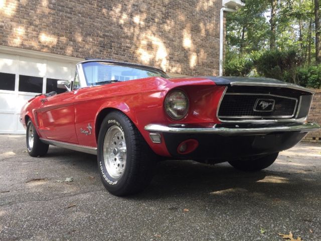 1968 Ford Mustang (Red/Black)