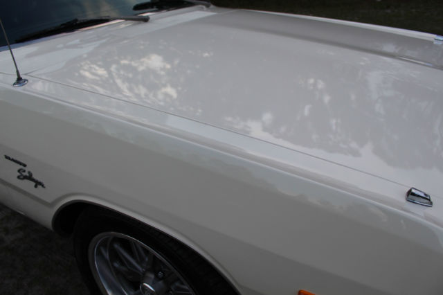 1973 Dodge Dart (Cream White/Black)
